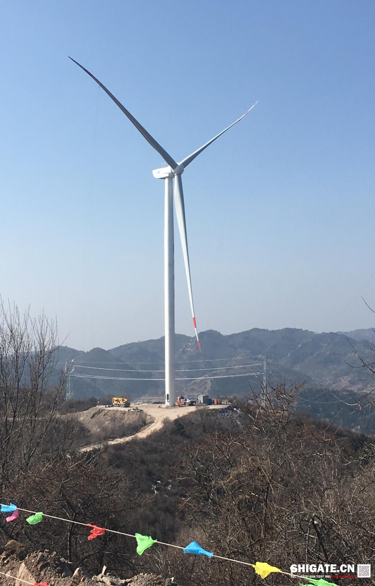 8月28日，河鋼集團(tuán)舞鋼公司為國電電力發(fā)展股份有限公司（以下簡稱國電）生產(chǎn)的3000余噸風(fēng)電用鋼順利發(fā)往客戶，將用于云南宣威西澤風(fēng)電項(xiàng)目塔筒制造。舞鋼憑著快捷的合同交貨和優(yōu)良的產(chǎn)品質(zhì)量得到客戶高度肯定。該客戶也是舞鋼8月份新開發(fā)的直供客戶之一。